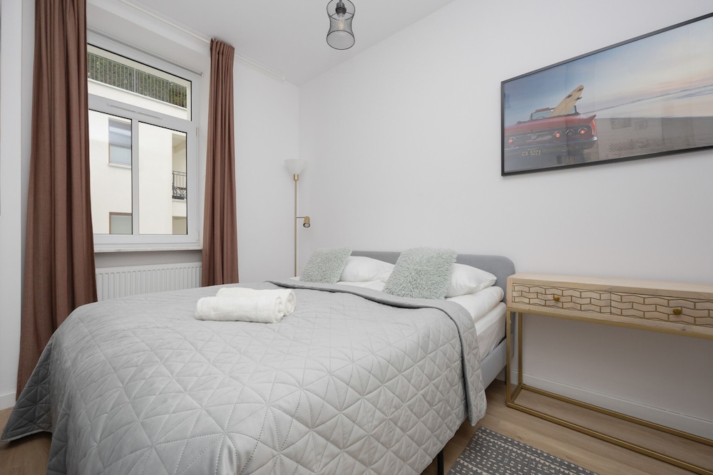 Apartment With Bath in Warsaw by Renters view 4