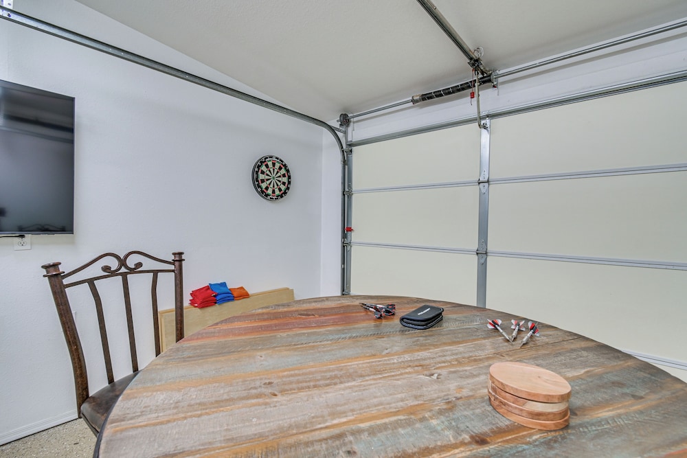 Grill, Fire Pit & Pool: Lake Havasu City Home!