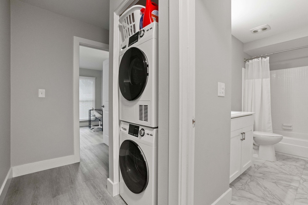 Cozy 2BR 2BA Apartment for the Family