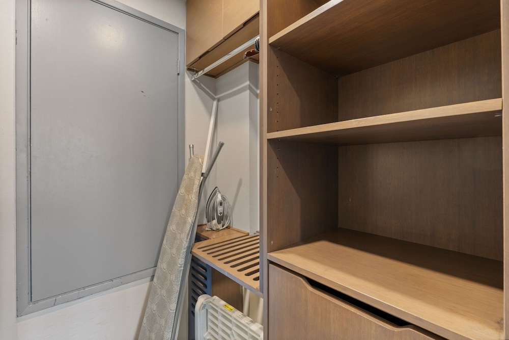 Stylish Westwood Condo