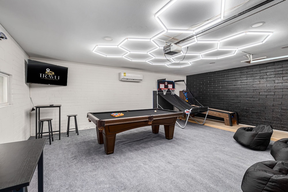 Desert Rose Retreat Heated Pool 2 Masters Gameroom