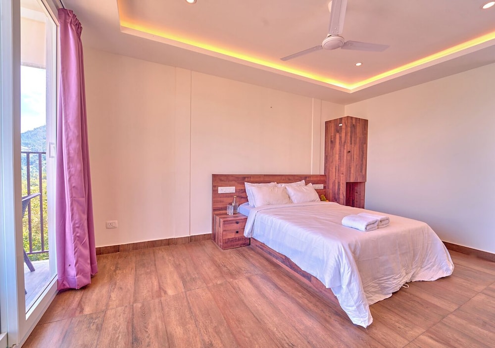 Gardenia Kanthalloor by VOYE HOMES