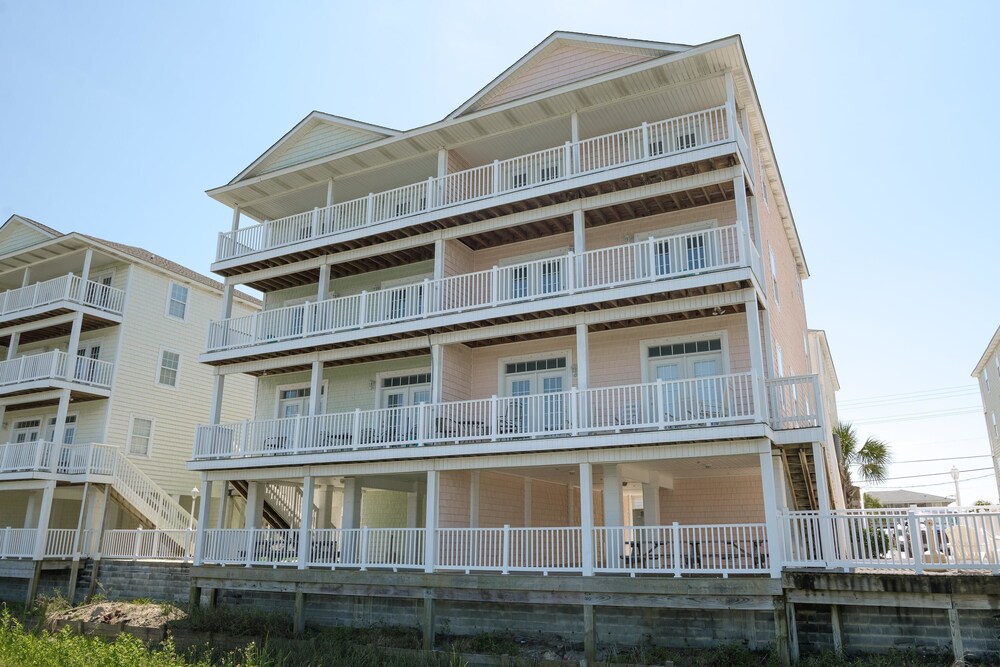 Grand Cayman I Holiday Home 8 bedroom By Affordable Large Properties