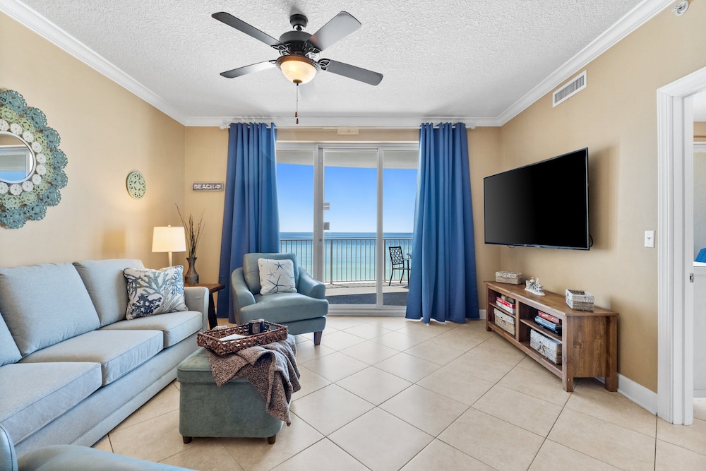 Twin Palms by Book That Condo