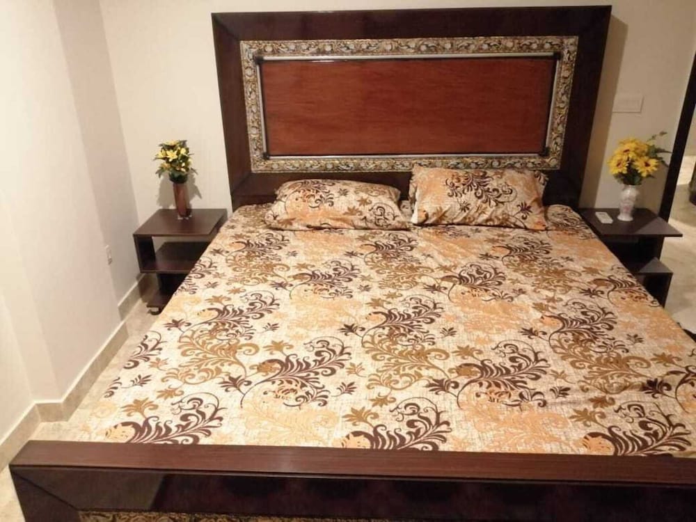 Captivating 1-bed Apartment Fully Furnished view 2