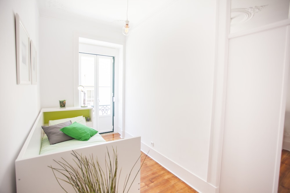Central & Cosy Apartment view 4