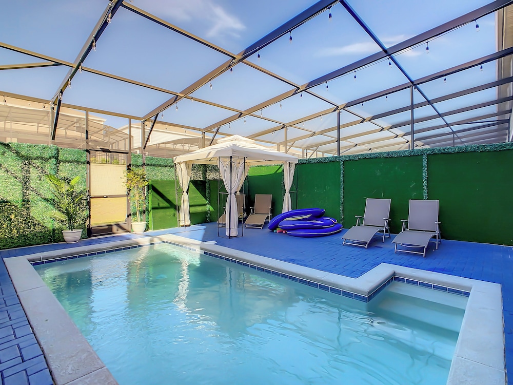 A Touch of Blue at Windsor Island Resort