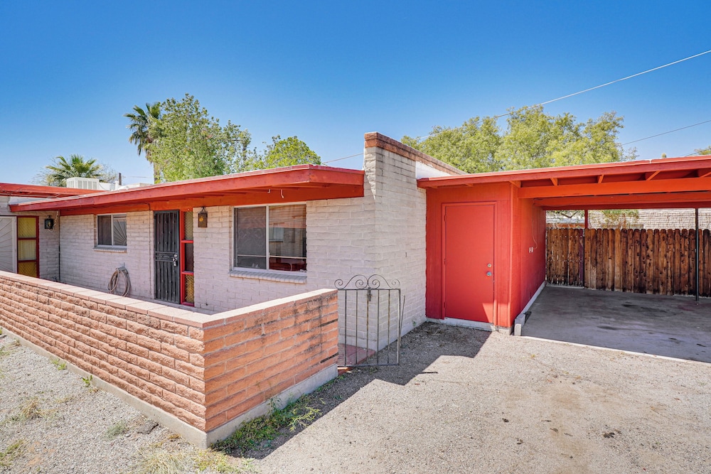 Tucson Townhome: 3 Mi to University of Arizona! view 4