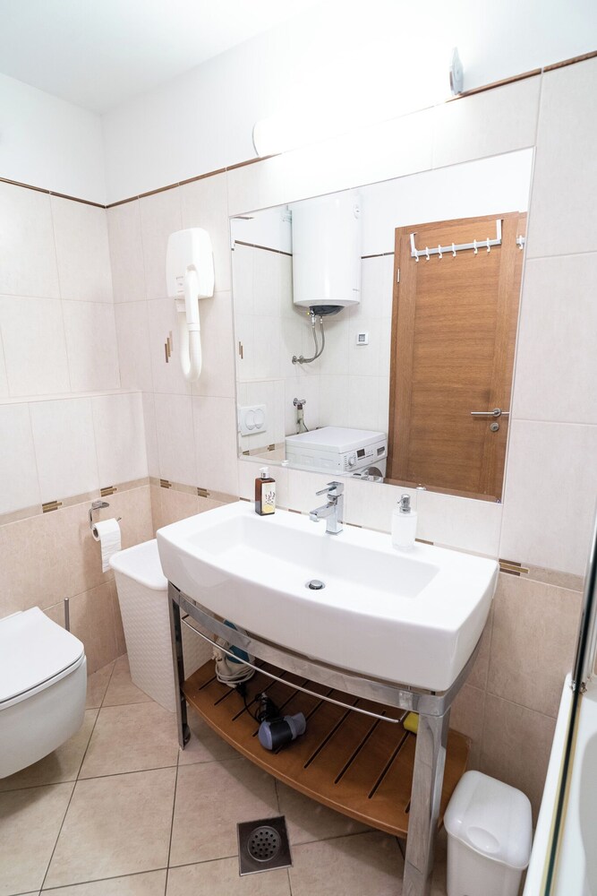 Apartment Kolovare
