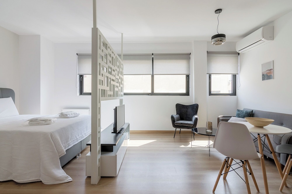 Leochares Lifestyle Apartments