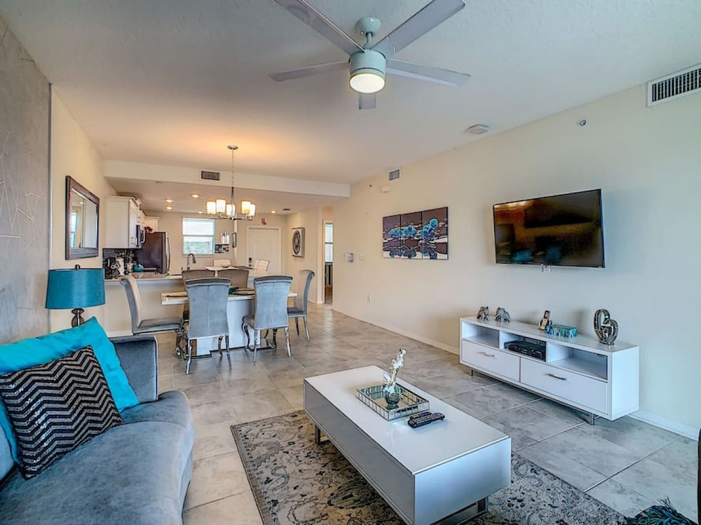 205 Luxury Condo Storey Lake Disney