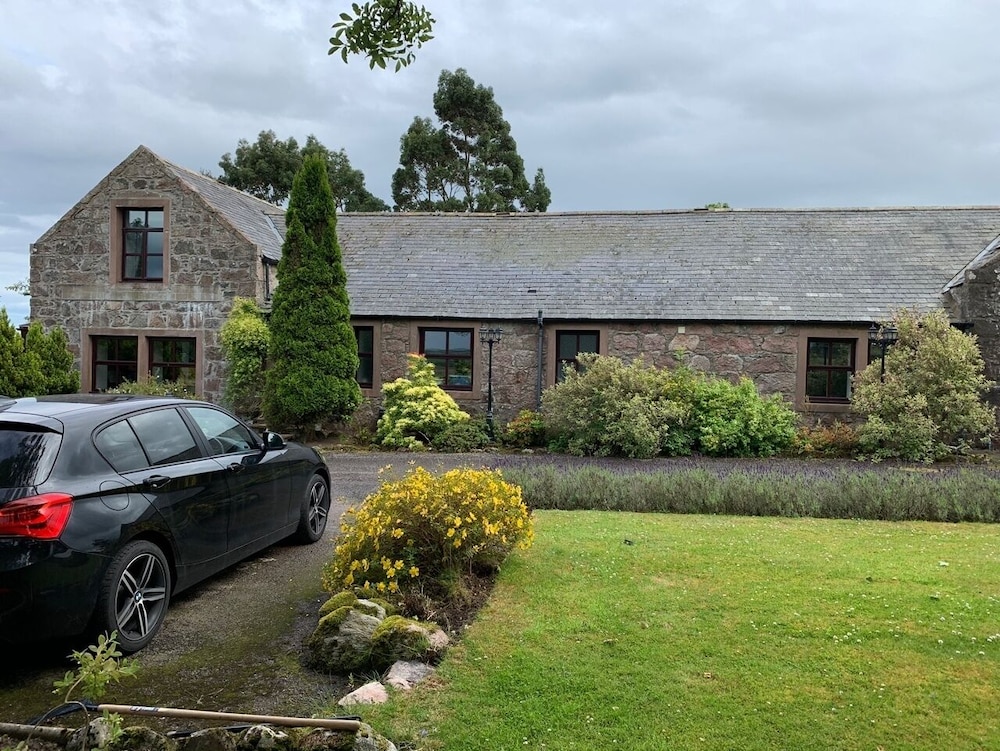 Hotel Crawfield Grange - Image 1