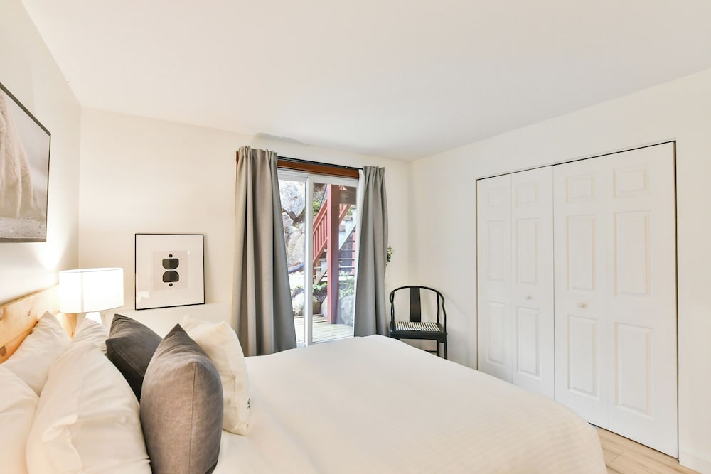 Les Haut Bois Condominiums -RVMT