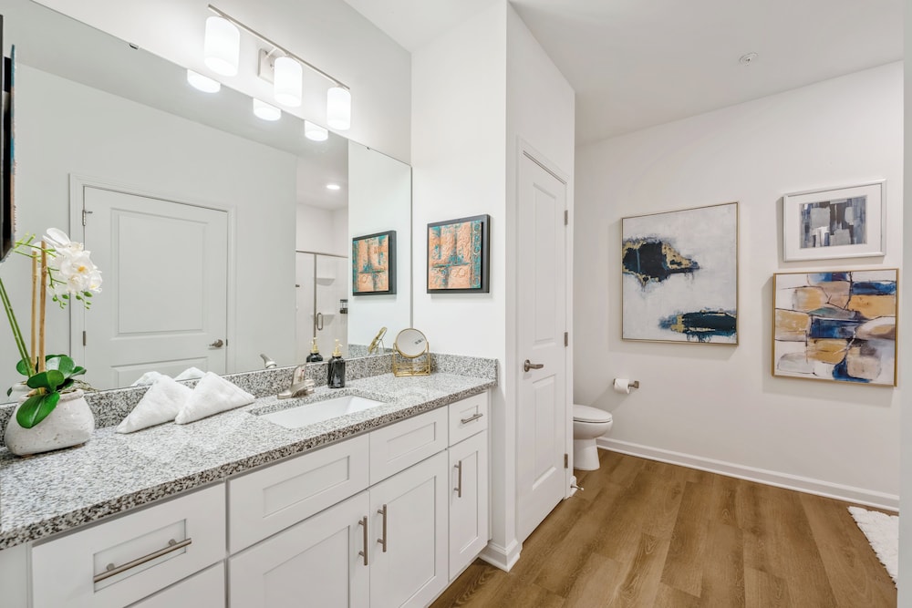 Luxurious Apartments - Pool Gym Bikes
