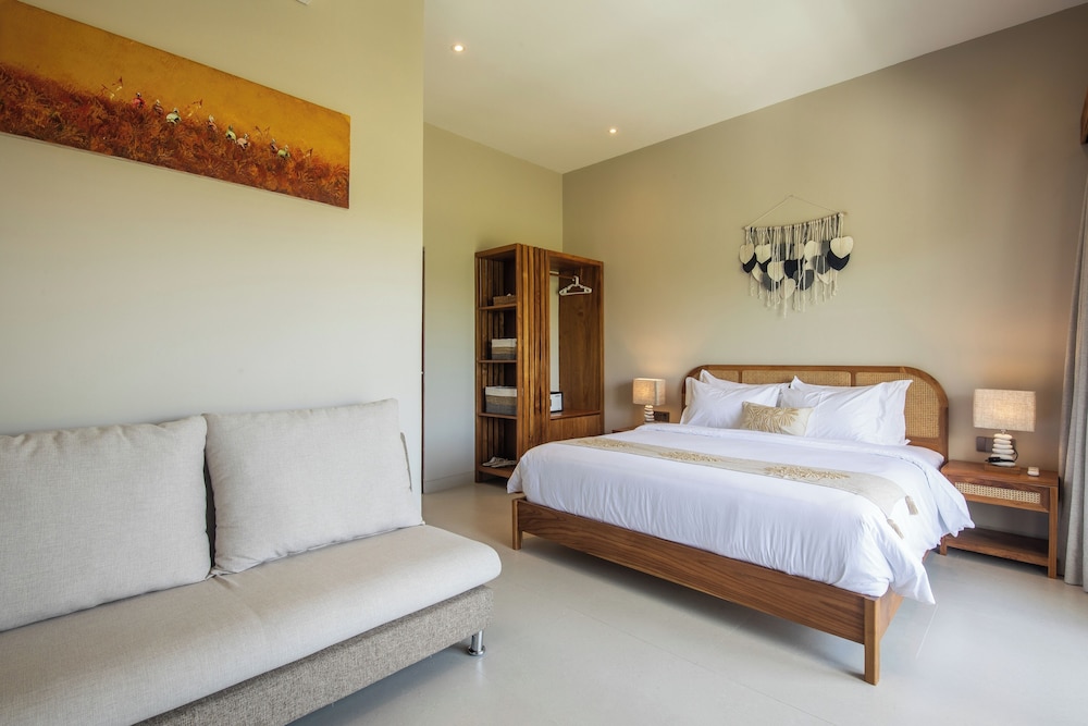 4 Bd Seminyak Retreat, Rice Fields 4 Mins to Beach