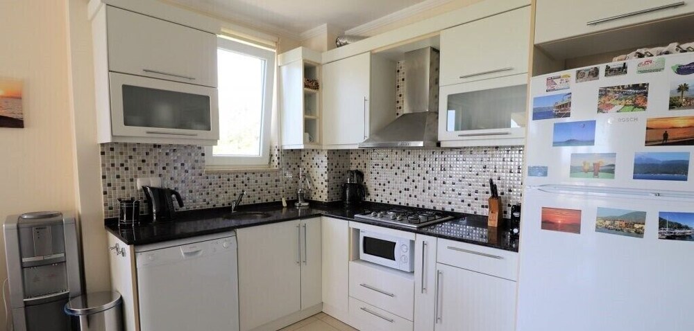 Villa BGA4 by JoyLettings view 5