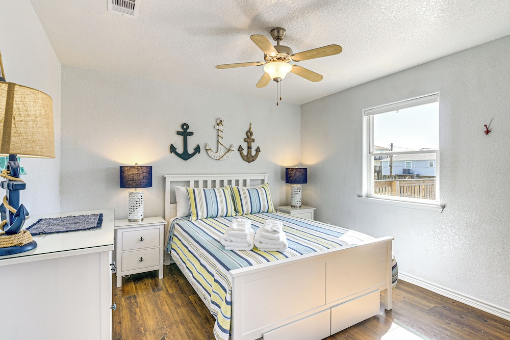 1 Block to Surfside Beach: Home w/ Gulf Views!