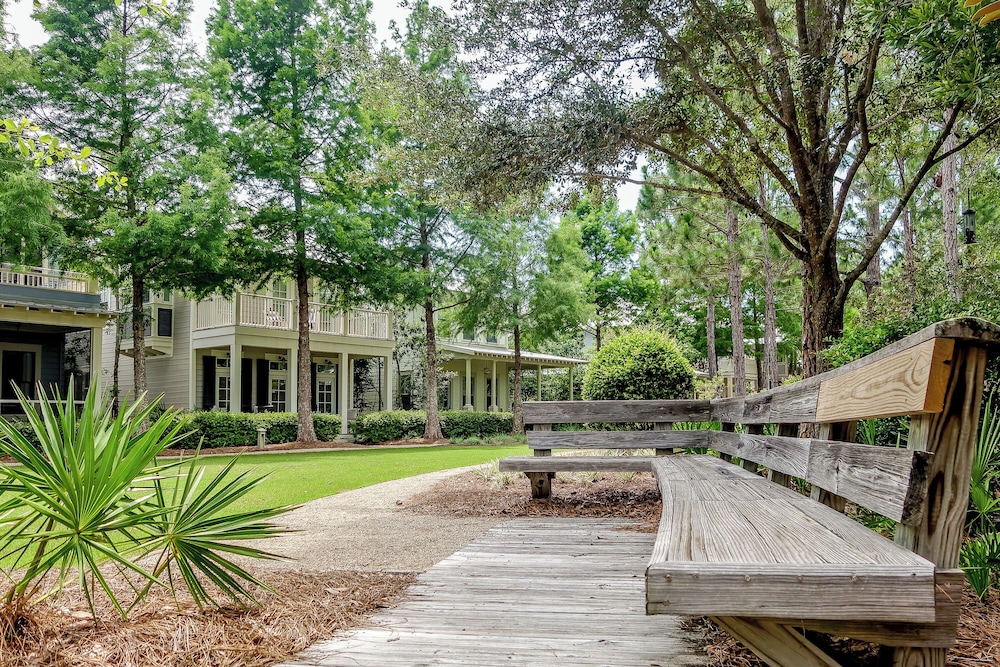 Watercolor Beach Home With Resort Amenity Passes - Close to Seaside- Sleeps 8 view 3
