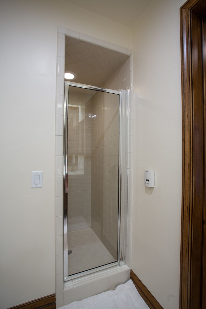 Ridgepoint at Deer Valley Resort - Three Bedroom with Hot Tub #124 3 Condo