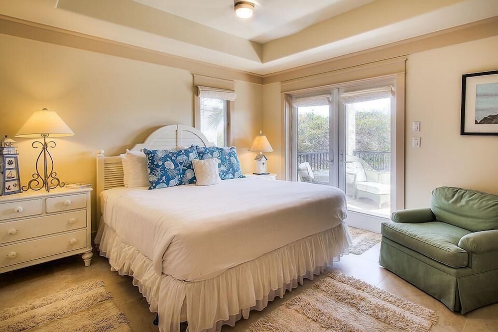 Laissez Faire 5 Bedroom Holiday Home by Five Star Properties