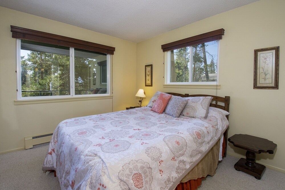 Hi Country Haus - 10-13 3 Bedroom Condo by RedAwning - Property Image 20