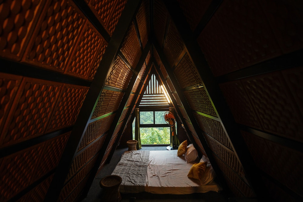 HOLISTIC STAY RESORT