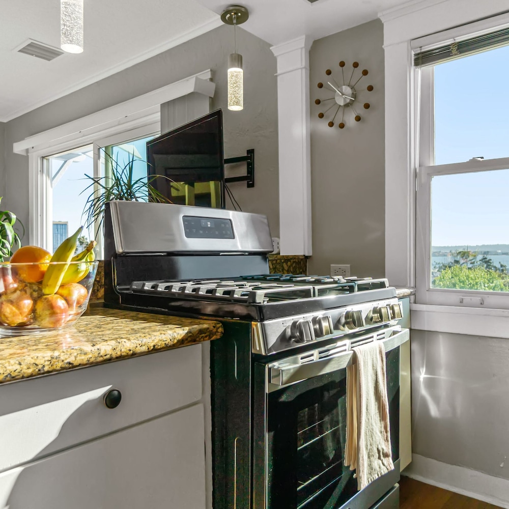 Bankers Hill Hideaway With AC Views and Parking