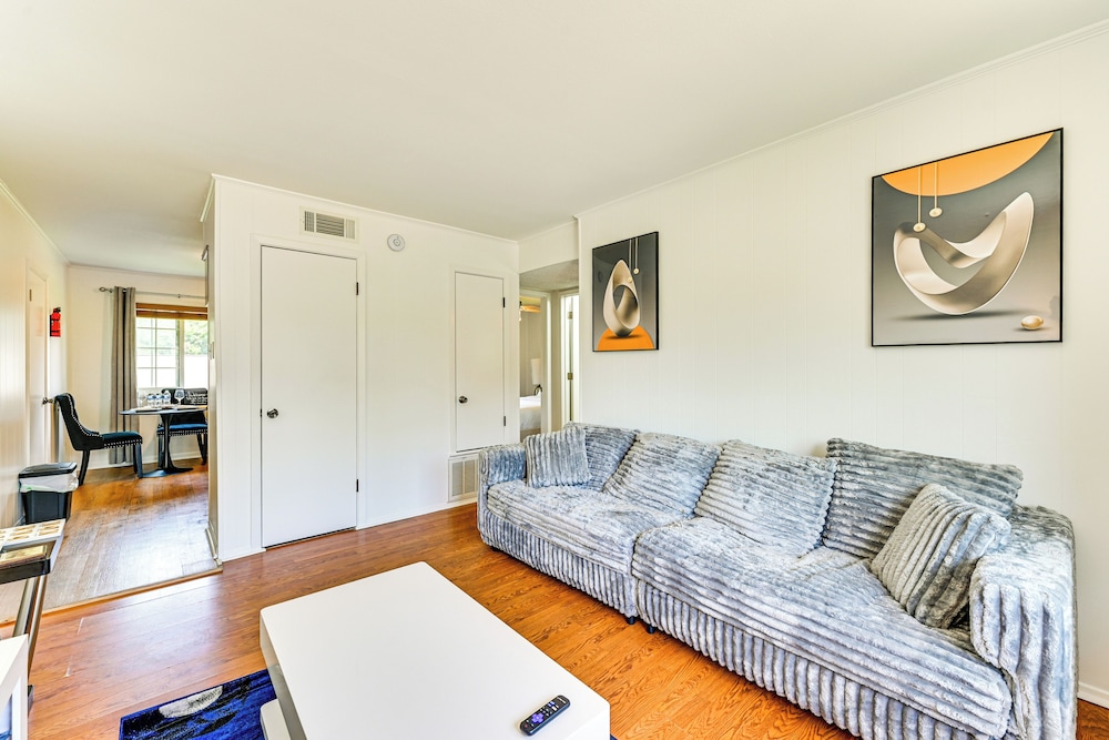 2 Mi to Historic Dtwn Nacogdoches: Cozy Apartment!