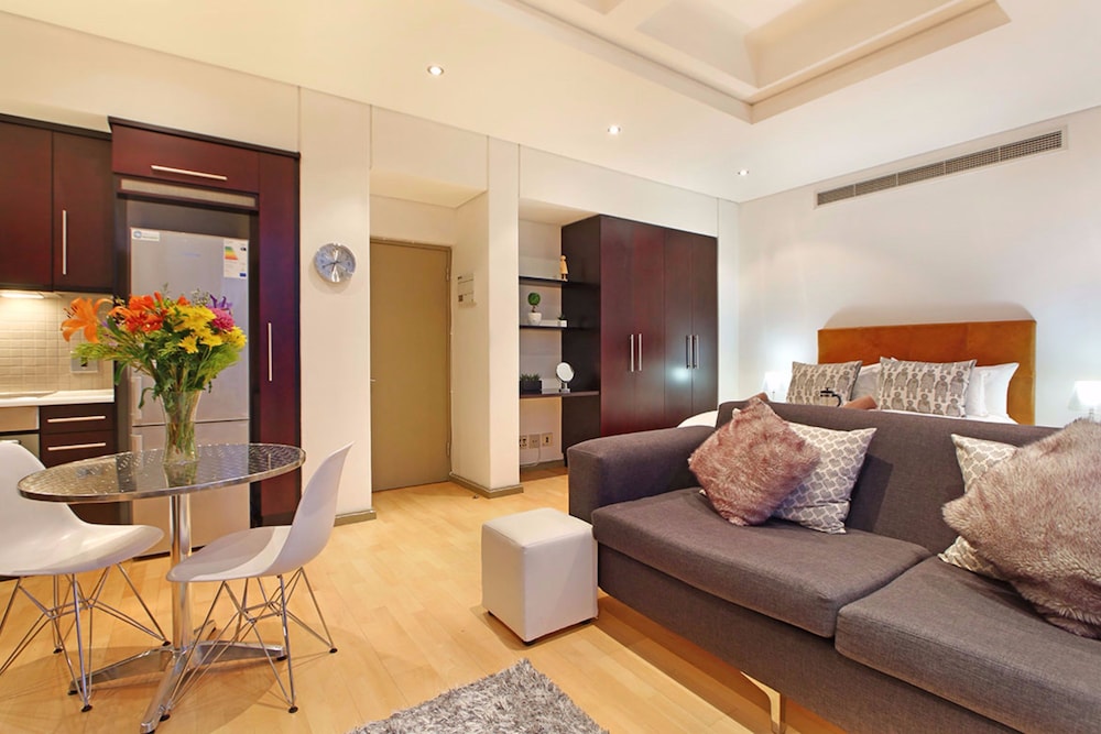 Cape eazi stayz's Cartwright Apartments