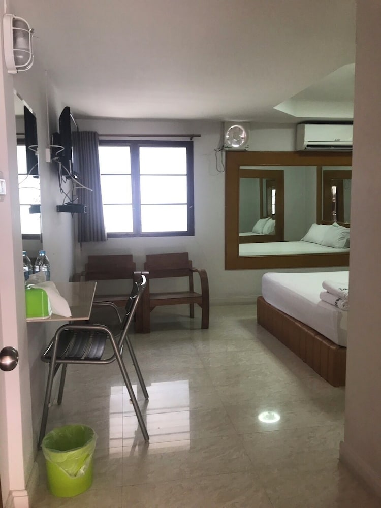 Sai Charoen Resort