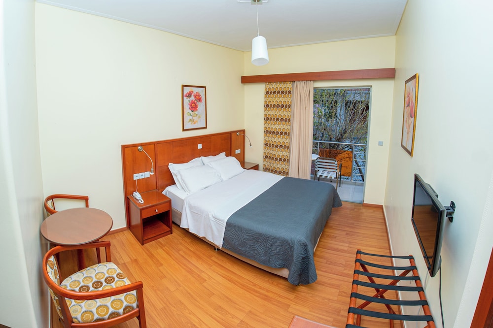 HOTEL ENA