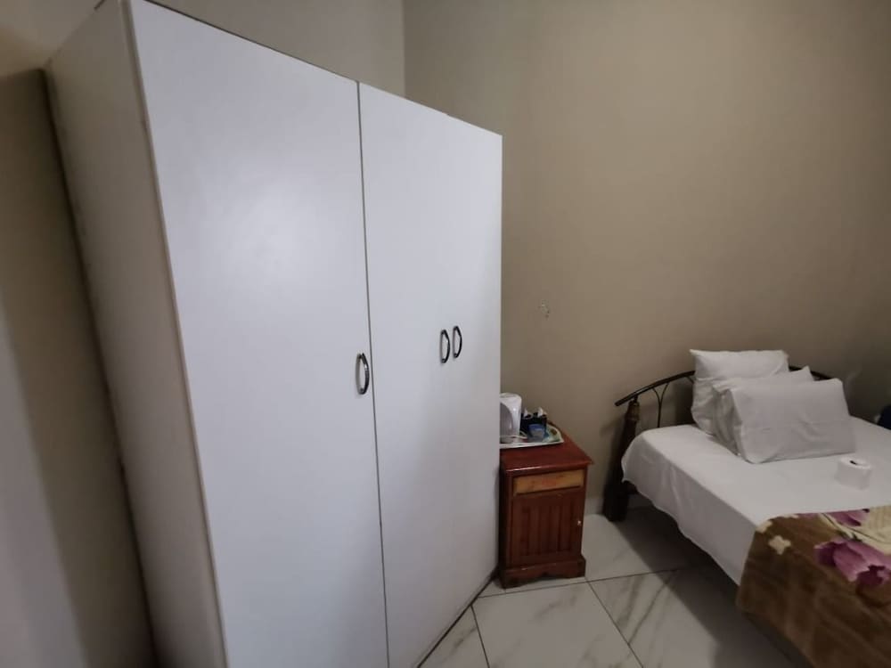 De Lambert Guesthouse