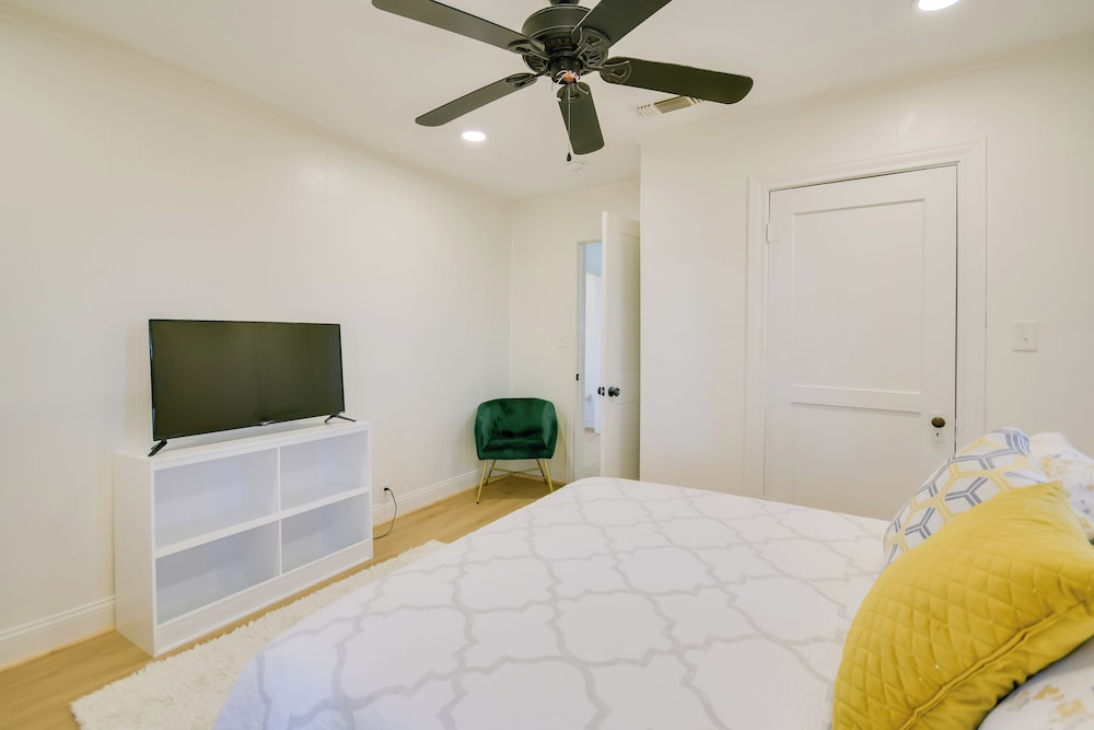 9 Mi to Downtown: Lubbock Home w/ Yard