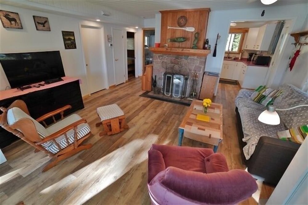 416 Papineau Lake 2 Bedroom Cottage