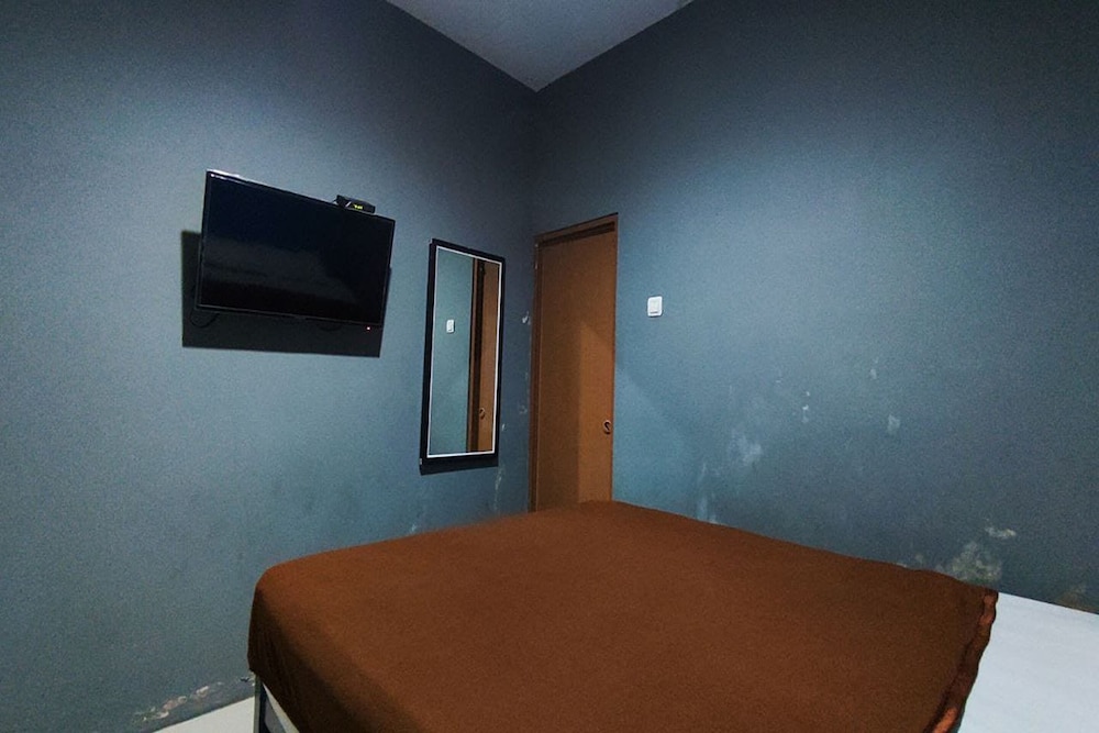OYO 95060 Ahzafani Homestay Syariah