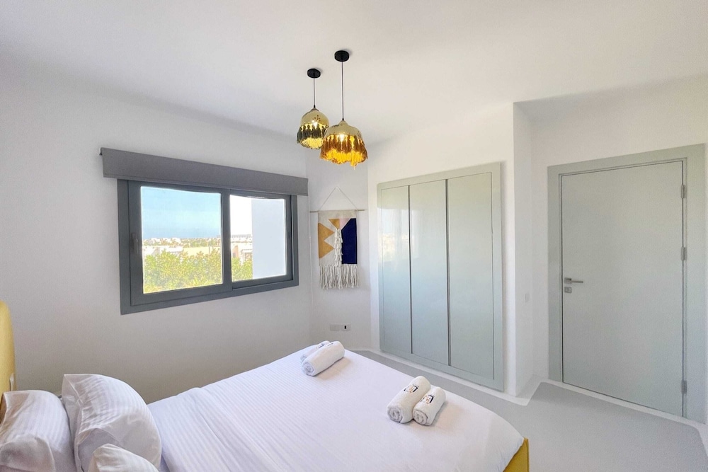 Xuru Stays I Lofty & Lavish 3 BDR @ Swan Lake El Gouna