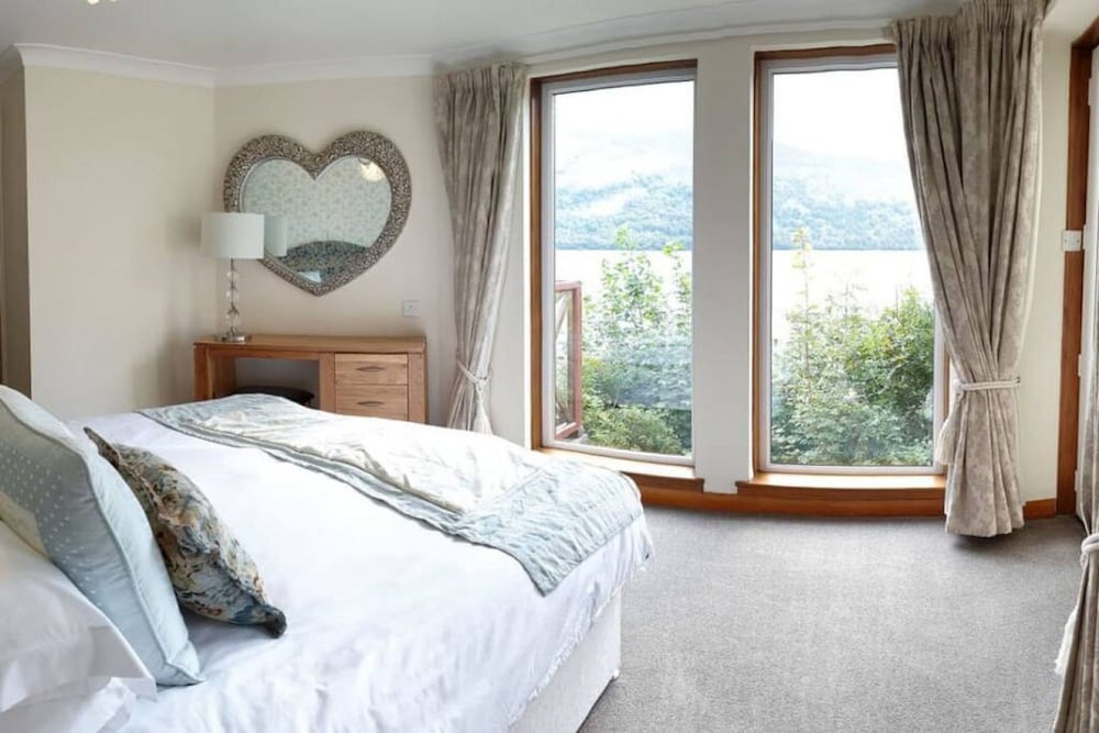 Loch Rannoch Highland Club Lochside Lodge 04