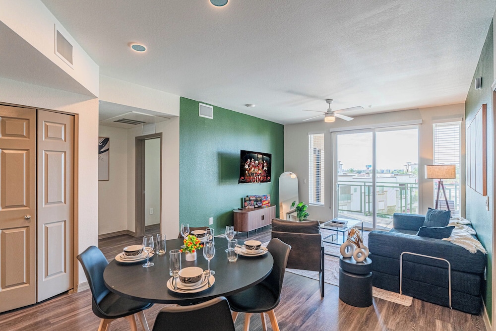 ROVE LIVING/KL - Cardinal 95