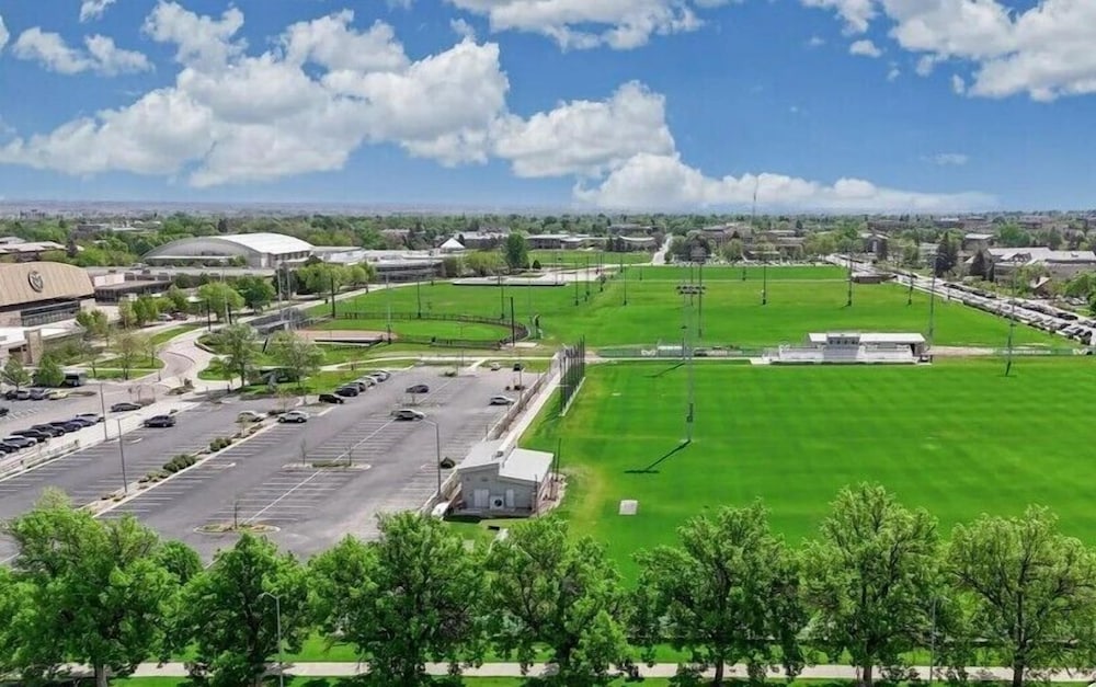 Campus West Nest - King Bed + Walk to CSU