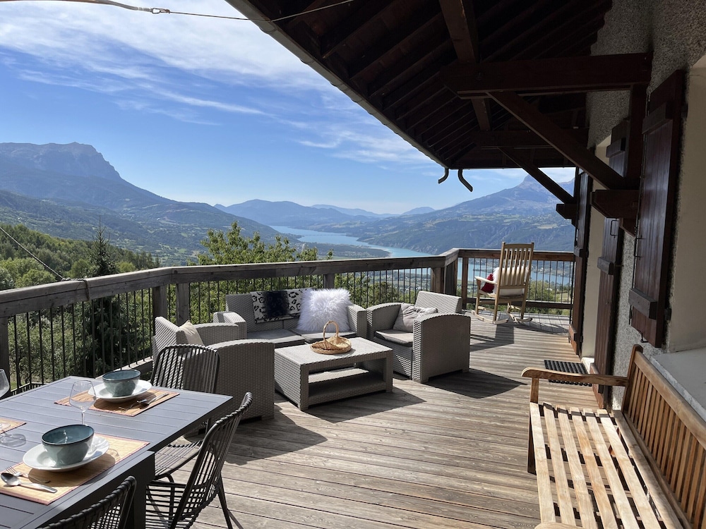 Holiday Home With Sauna, Saint-sauveur