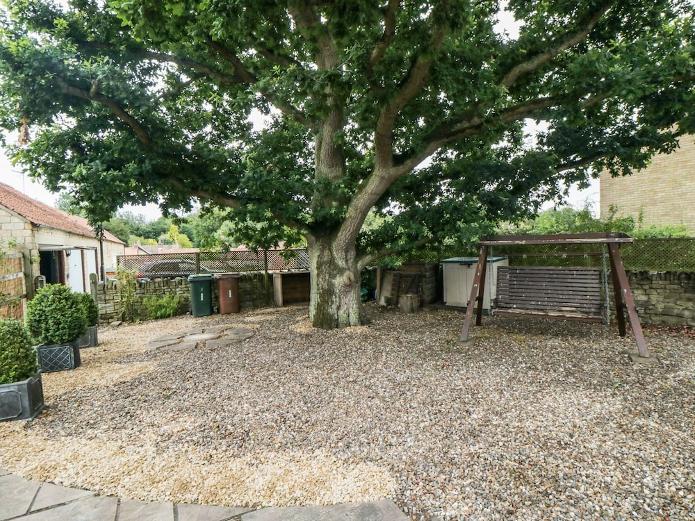 Oak Tree Barn