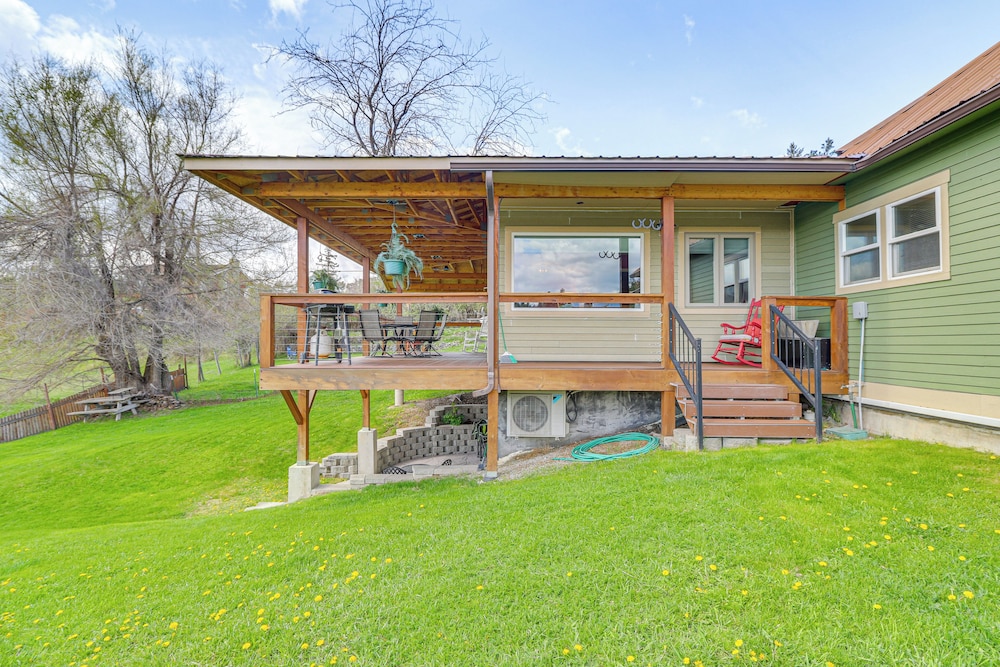 Mtn-view Eureka Apartment: Walk to Eateries!