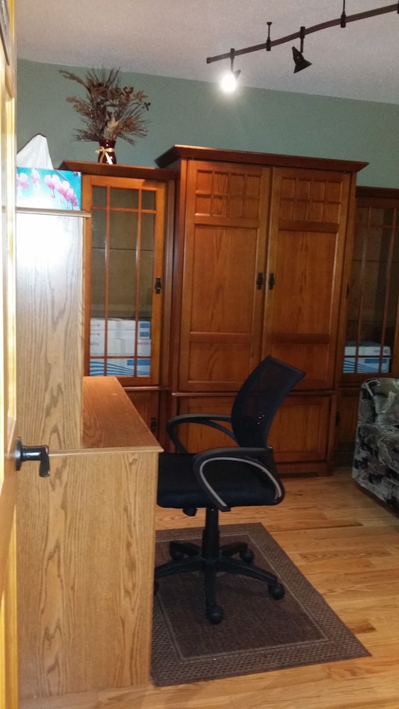 Eileen's Bed & Breakfast - Guest House