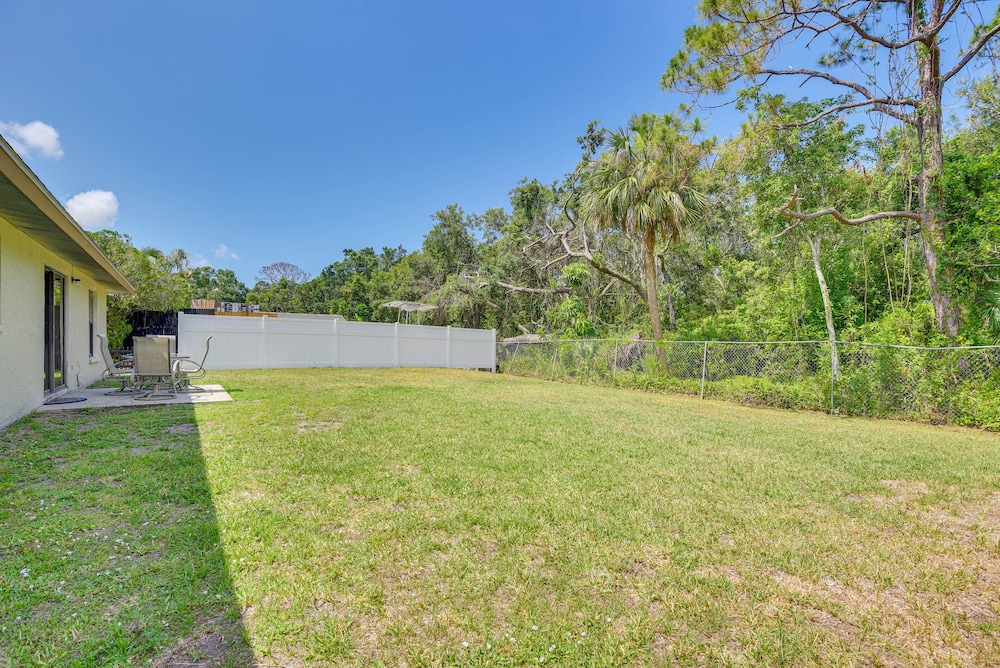 Bradenton Vacation Rental Home: Patio & Backyard view 5