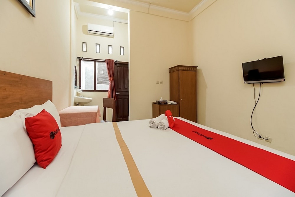 RedDoorz @ Jalan Hos Cokroaminoto Mataram view 4