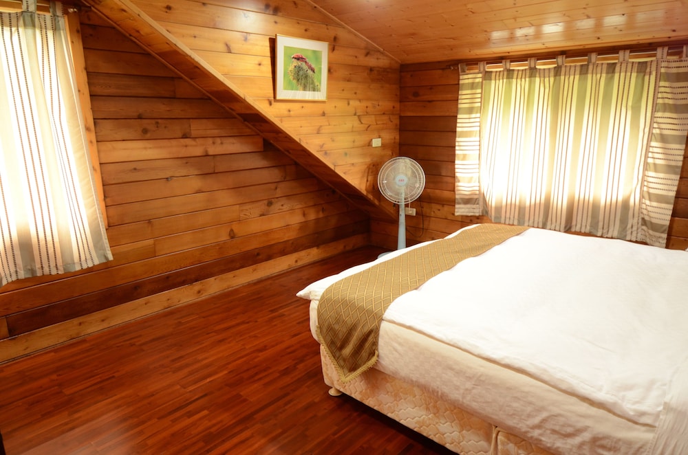 Hsinchu Emei Canadian WoodHouse Homestay