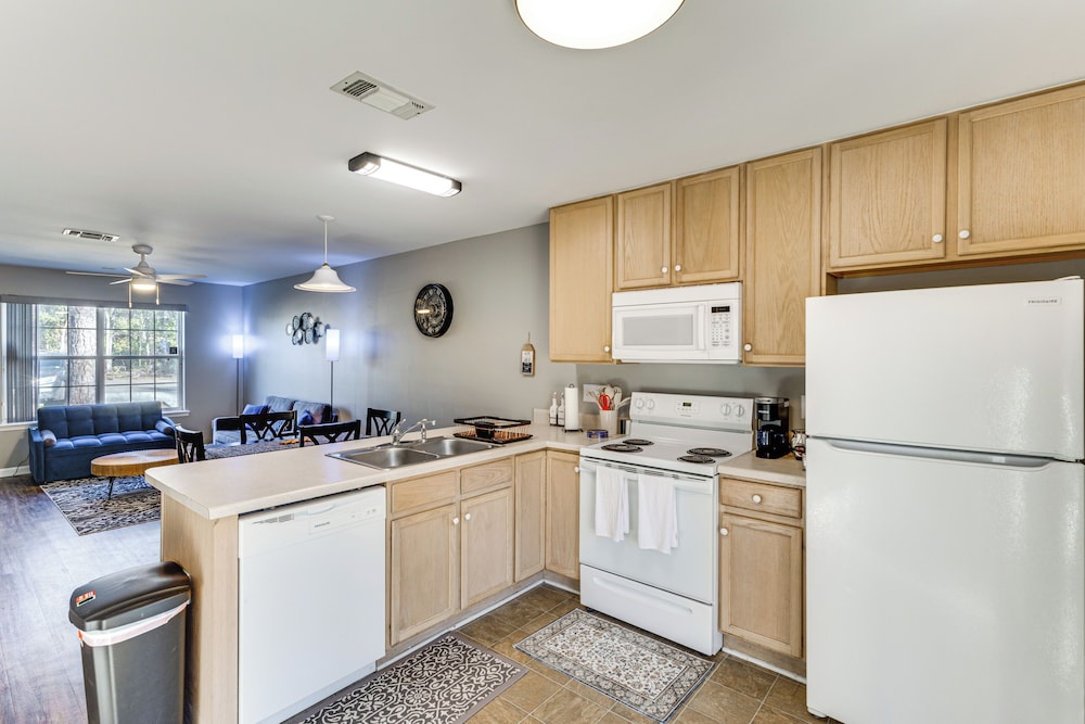 3 Mi to Fsu: Townhome w/ Patio in Tallahassee!