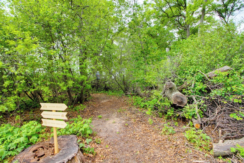 Lakefront Home on 17 Acres: 9 Mi to Dtwn Brainerd!