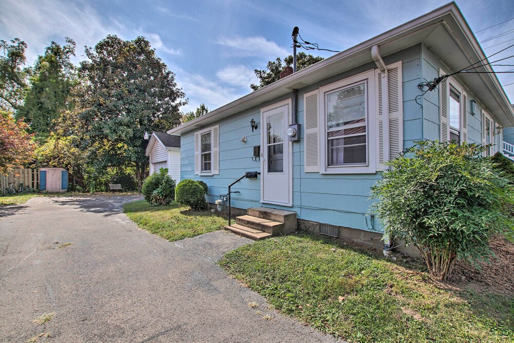 Cottage w/ Yard, Walk to Historic Attractions view 3