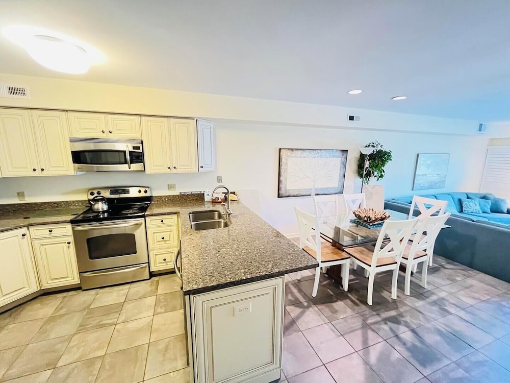 Ocean Pointe 10